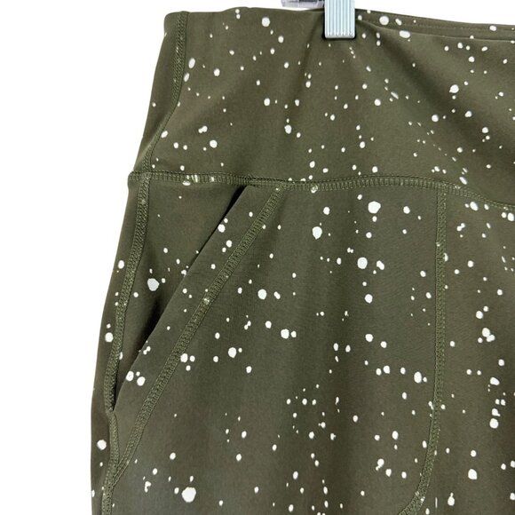 Torrid Leggings Women's Plus 3 Happy Camper High Rise Pockets Cropped Green - Picture 8 of 14